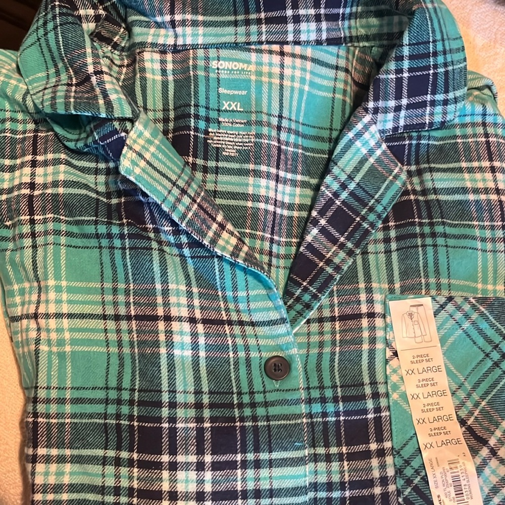 NWT Women’s XXL flannel pjs. Plaid, long sleeve, button-up; drawstring pants.